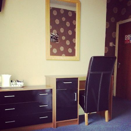 Amber Guesthouse Derby Oda fotoğraf